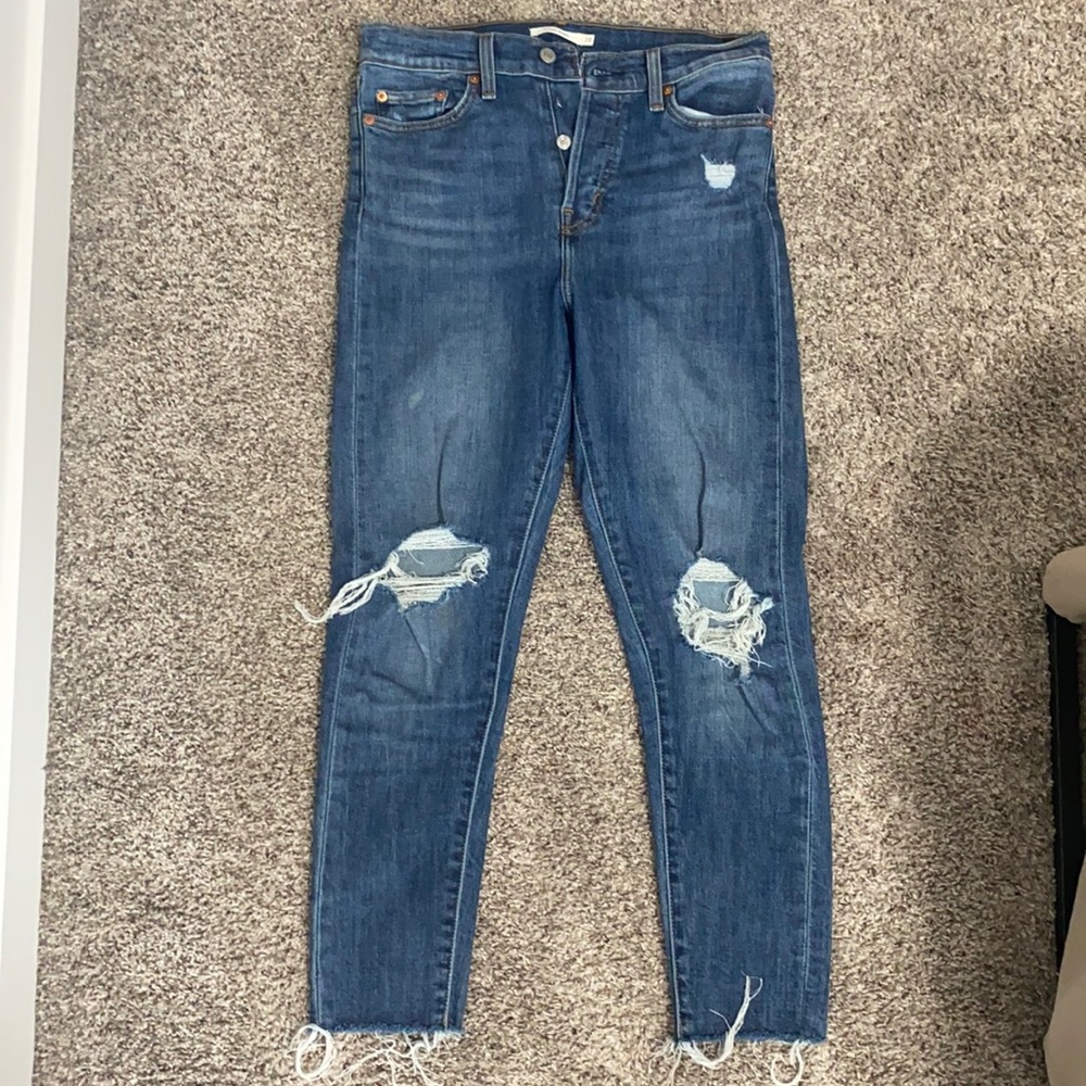 Levi Wedgie Skinny Size 28
